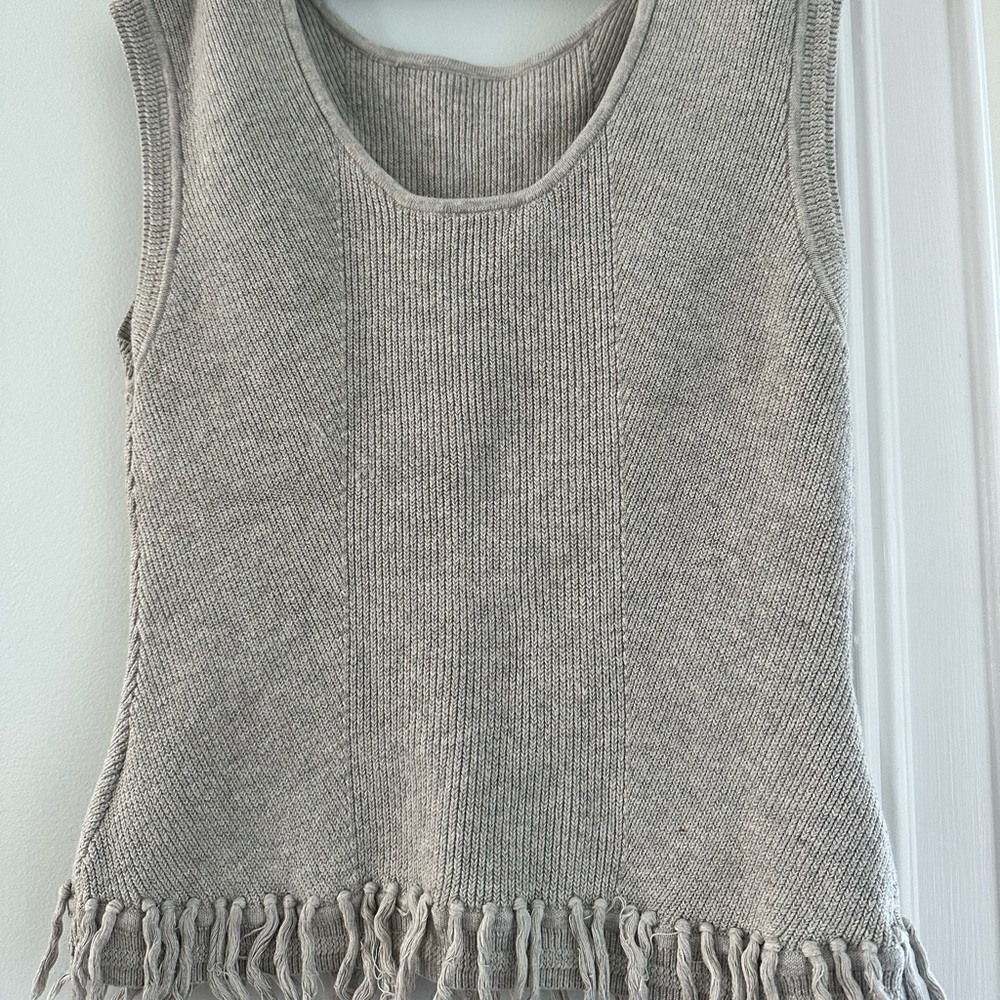 Grey Lily Pulitzer top